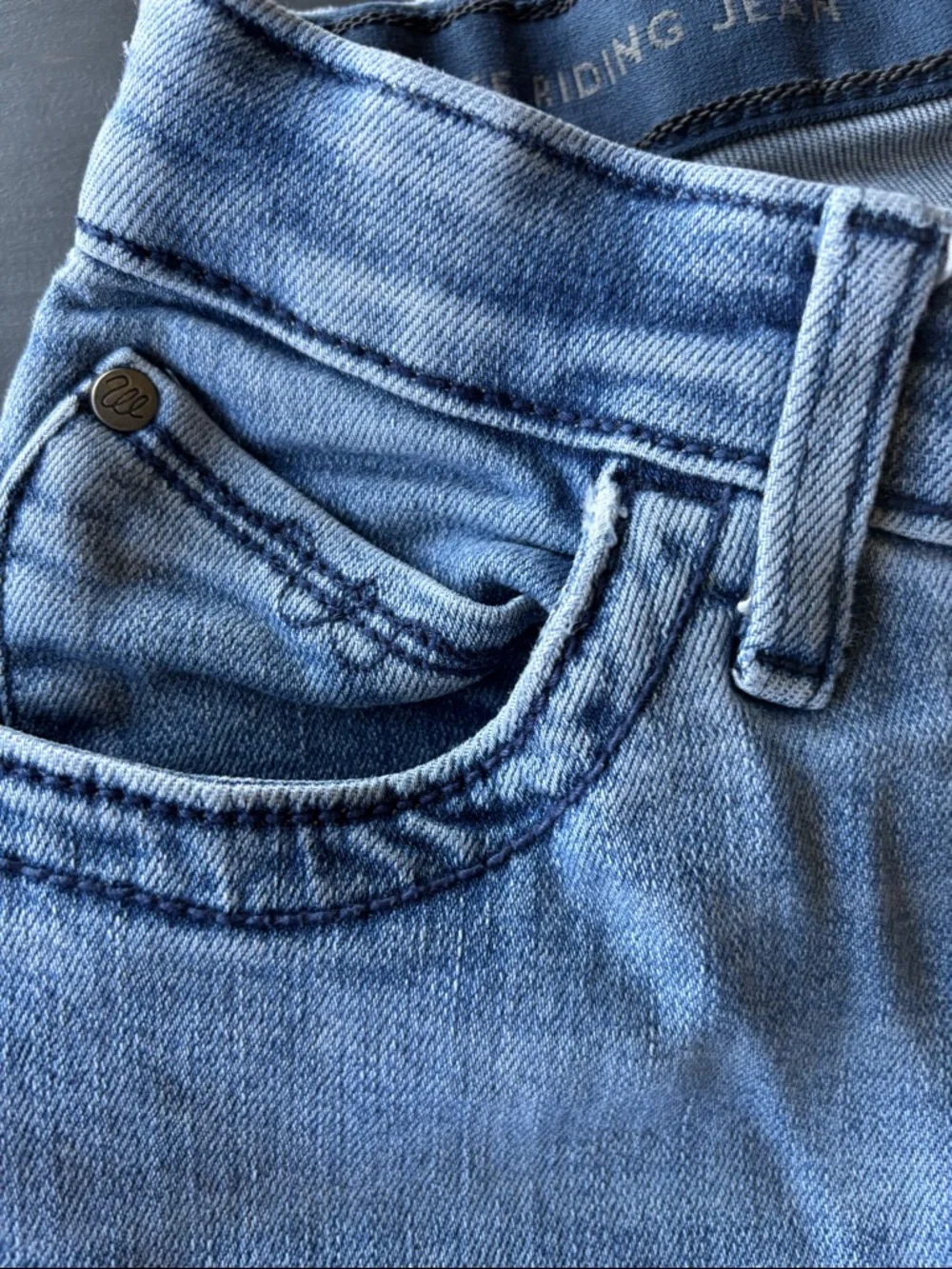 Wrangler Women’s Willow Ultimate Riding Jean Light Blue Boot Cut Jeans - Picture 5 of 7